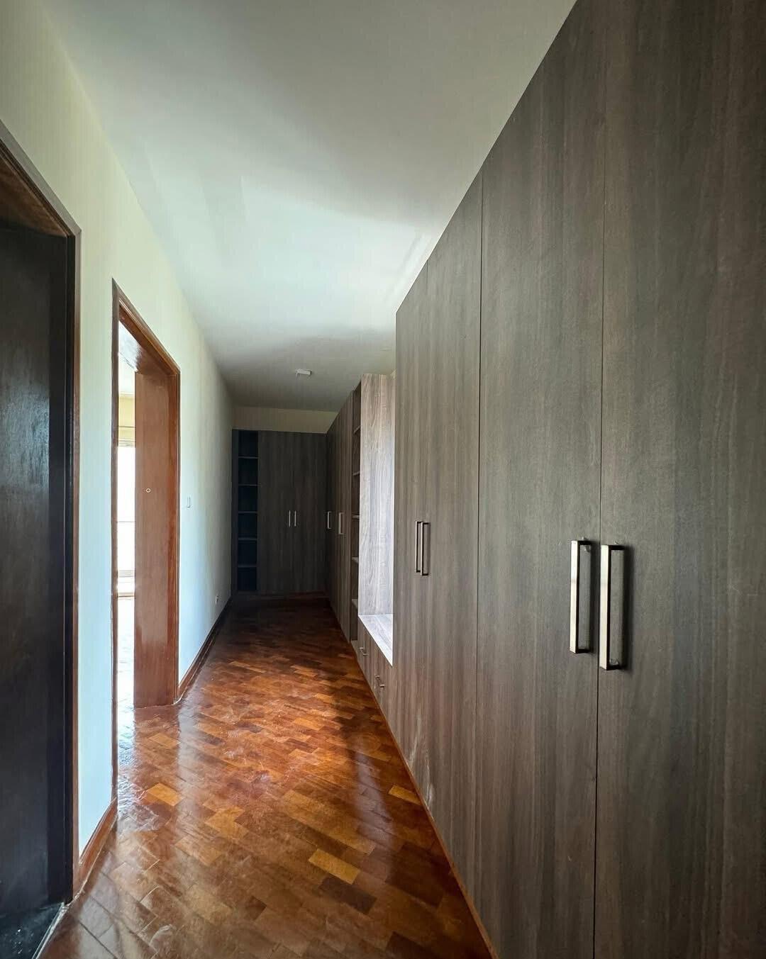 Corner Townhouse with Walk-In Closet & Private Garden - Lavington