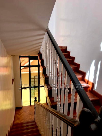 4bdrm Maisonette in Matasia for sale - Image 5