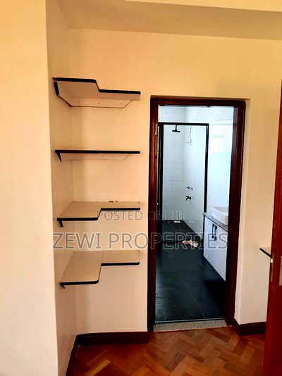 4bdrm Maisonette in Matasia for sale - Image 12