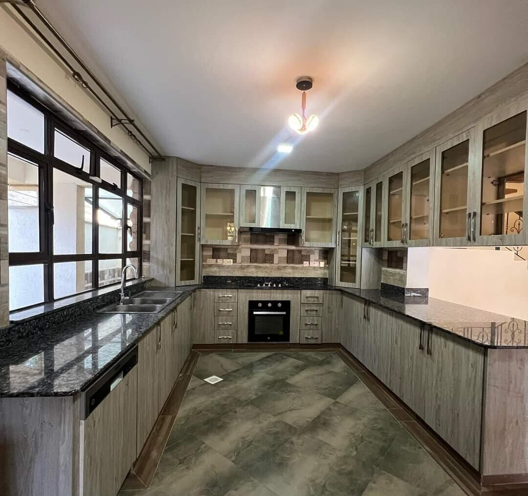 5-Ensuite Villa with DSQ & Backyard Garden - Lavington Gated Community