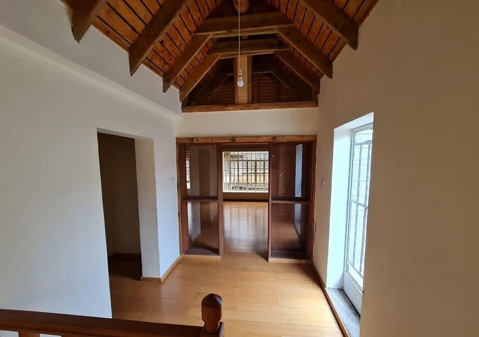 5BR All-Ensuite Townhouse with Solar & DSQ - Kileleshwa