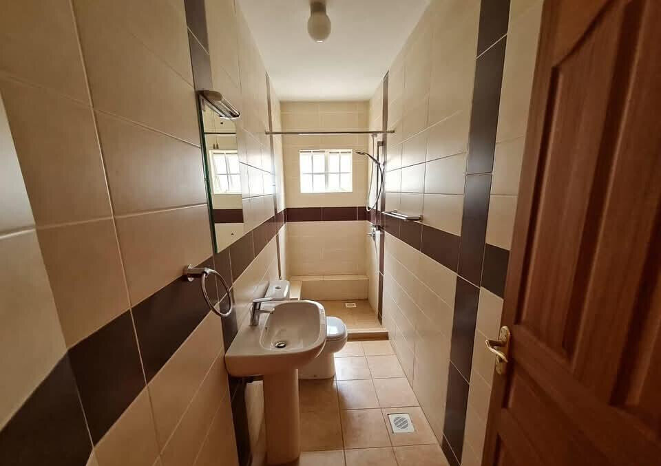 5BR All-Ensuite Townhouse with Solar & DSQ - Kileleshwa