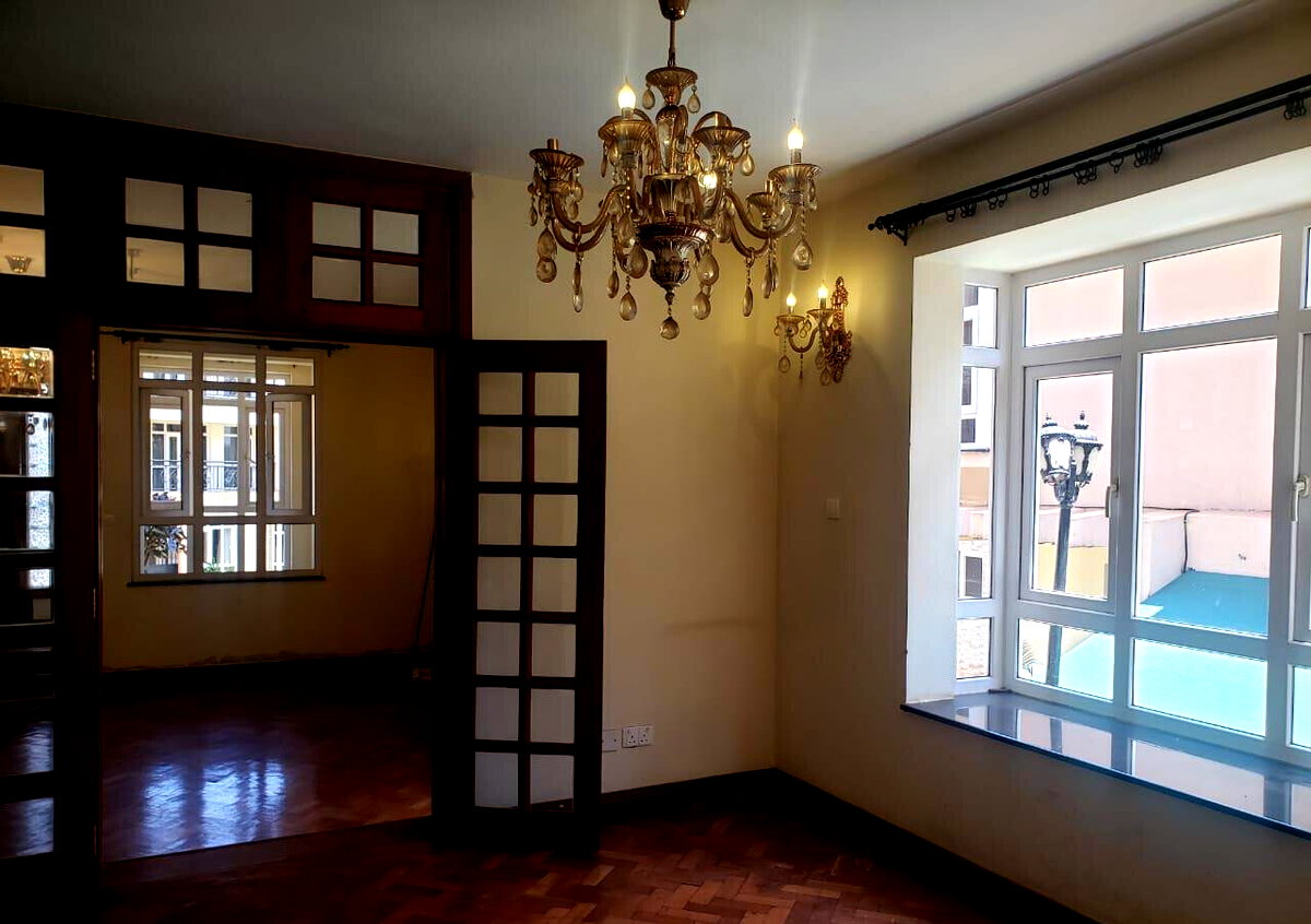 5-Bed Townhouse with Jacuzzi & CCTV Security - Lavington
