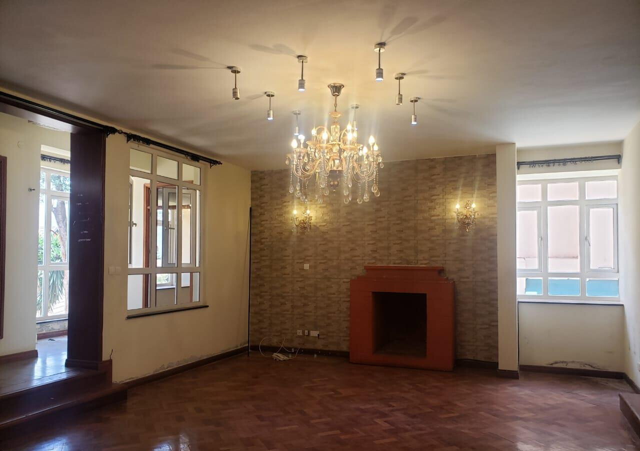 5-Bed Townhouse with Jacuzzi & CCTV Security - Lavington