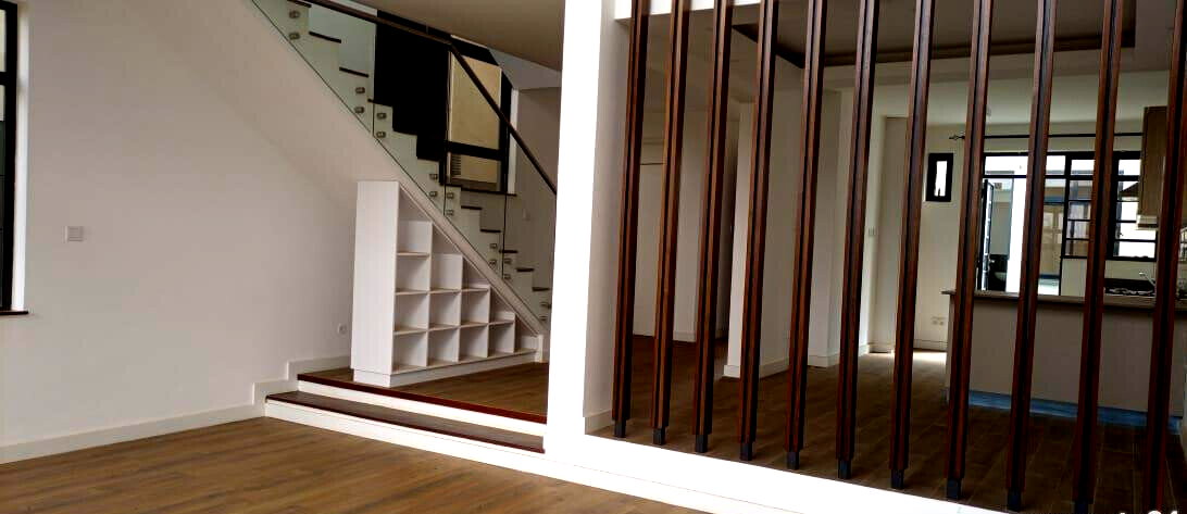 5-Bed Townhouse with Pool & Fitted Kitchen - Loresho
