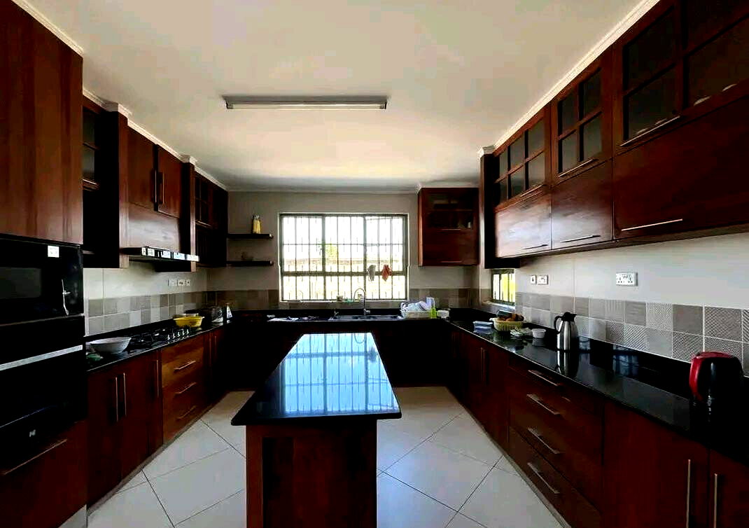 Brand-New 6-Ensuite Villa with Fruit Garden & DSQ – Karen