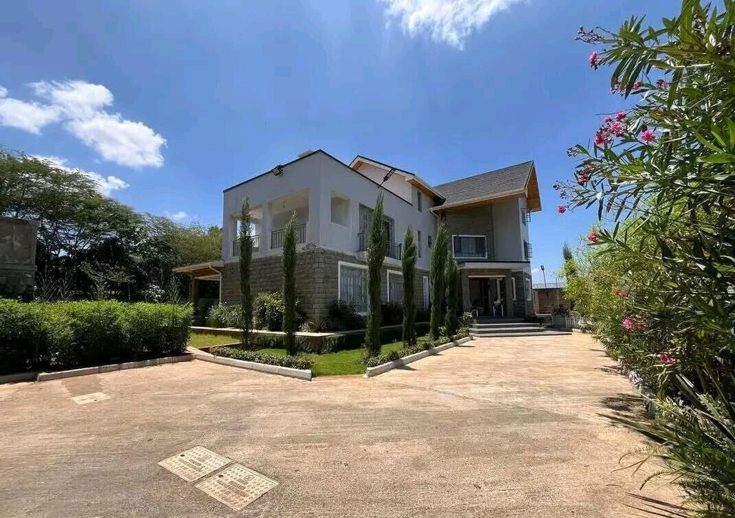 Brand-New 6-Ensuite Villa with Fruit Garden & DSQ – Karen