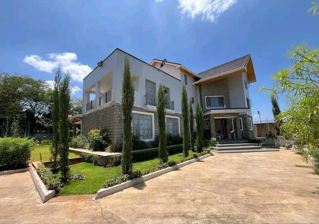 Brand-New 6-Ensuite Villa with Fruit Garden & DSQ – Karen