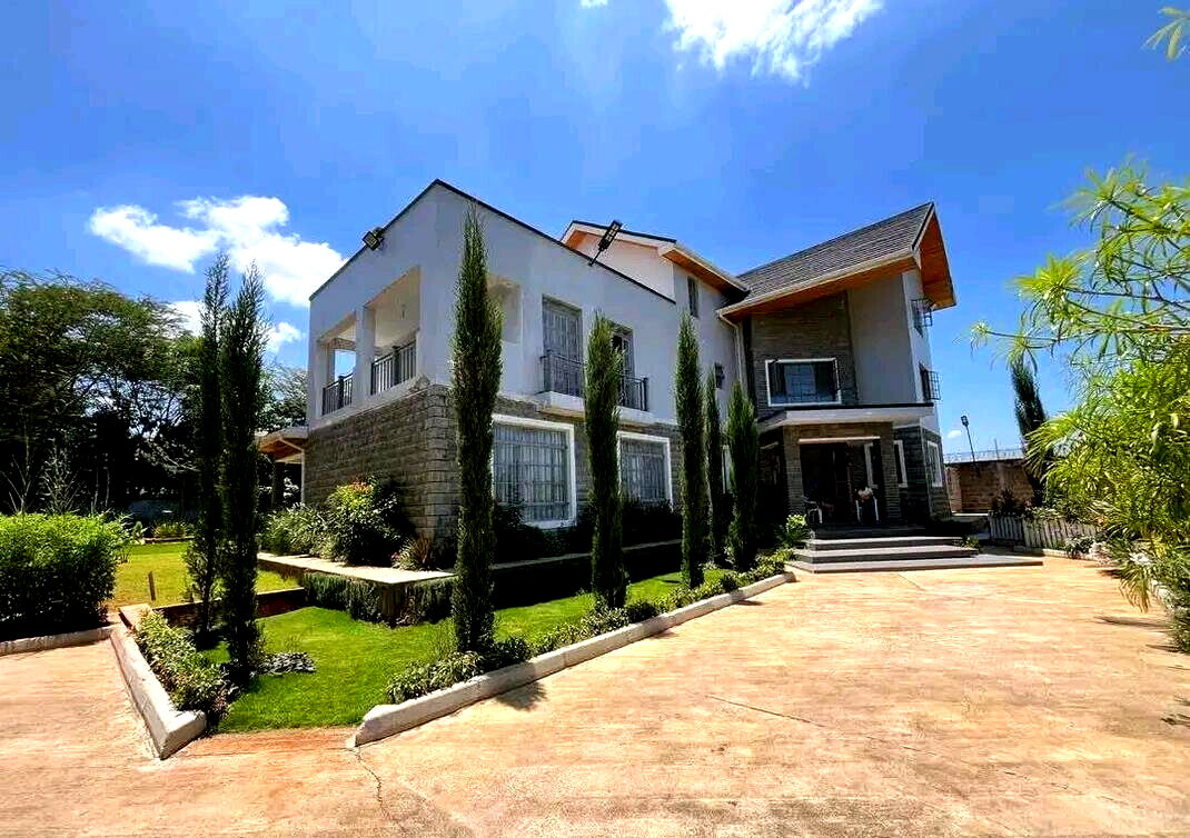 Brand-New 6-Ensuite Villa with Fruit Garden & DSQ – Karen