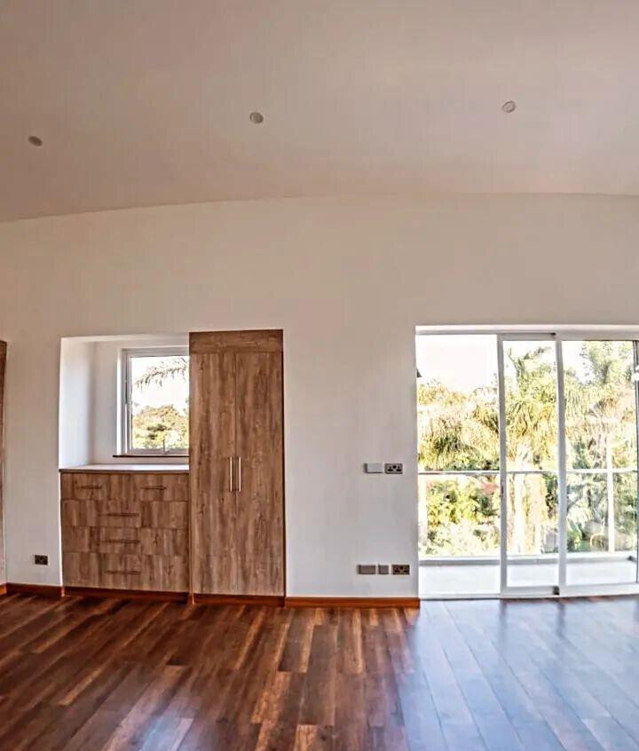 4-Ensuite Townhouse with English Kitchen & Backyard Garden - Lavington