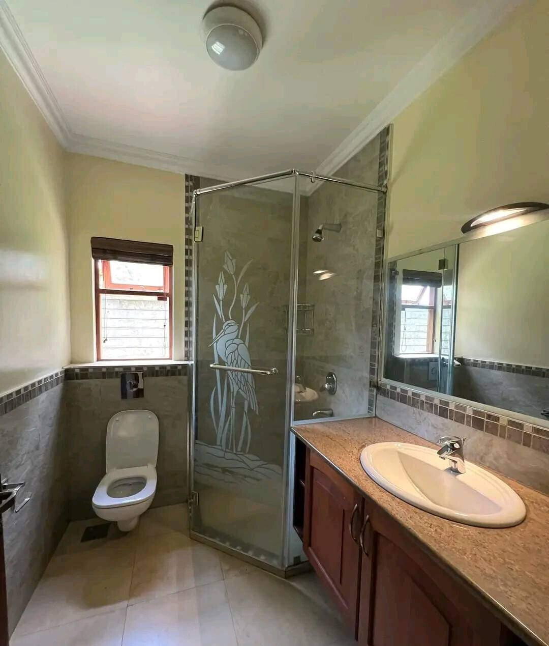 5-Bed Townhouse with Study, 4 Fireplaces & Clubhouse – Karen