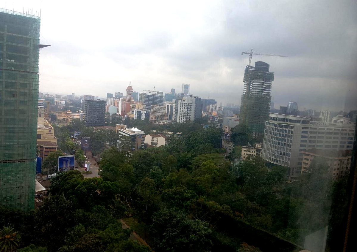 2BR Sunset Park Apartment with Pool & Gym - Westlands
