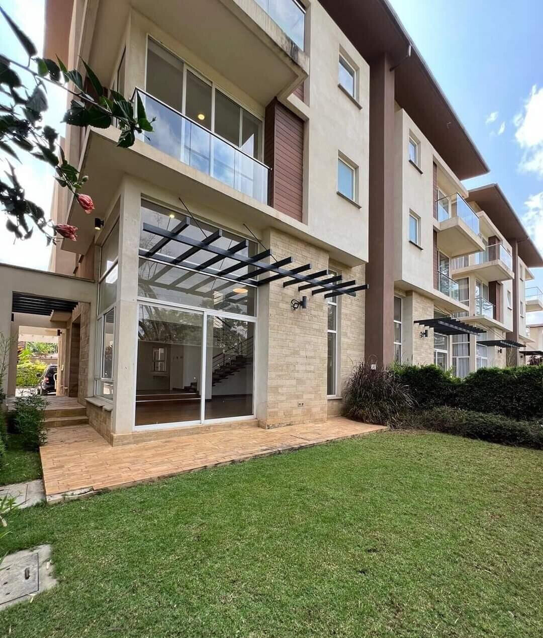 4-Ensuite Townhouse with Heated Pool & Gym - Lavington