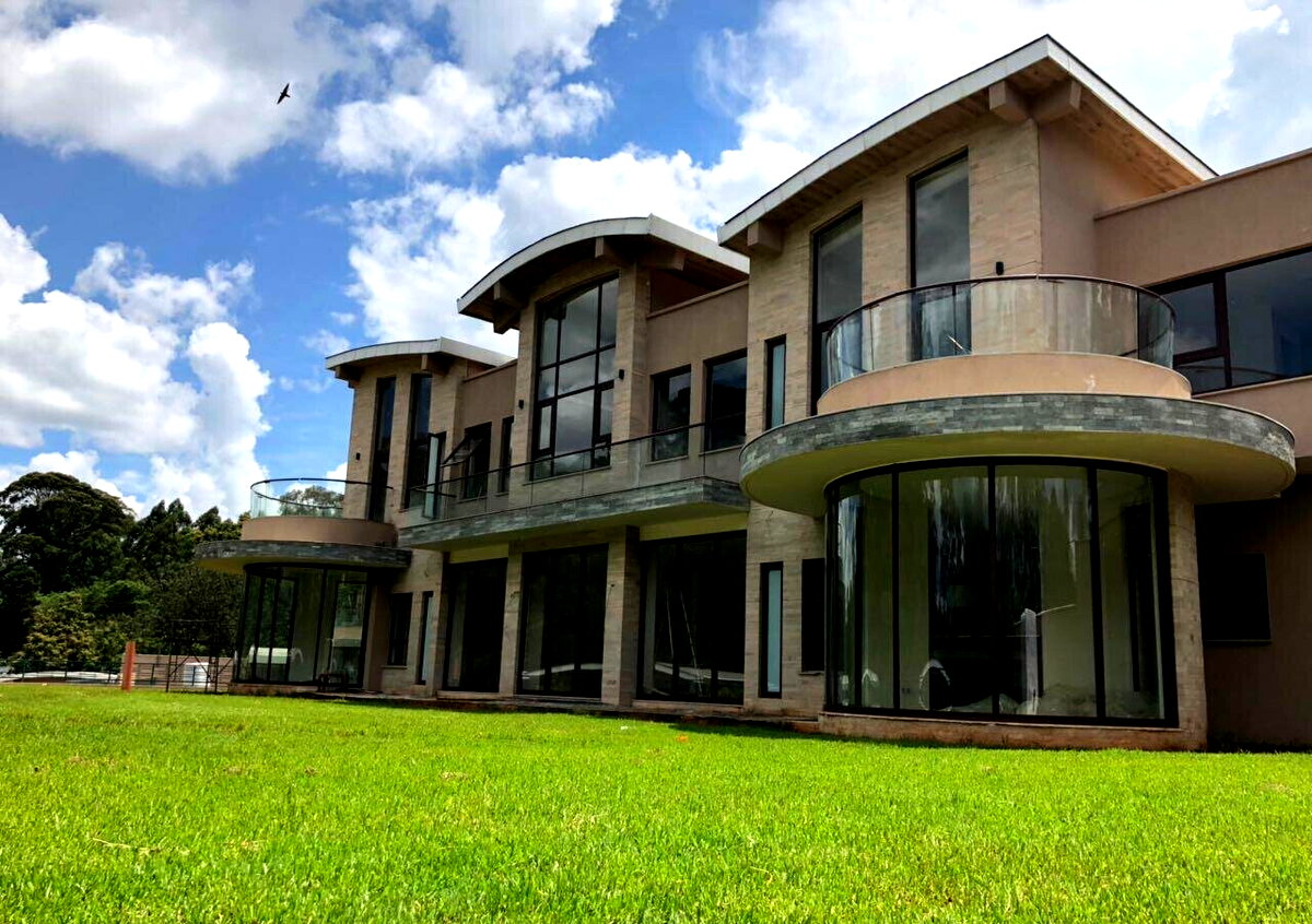 5-Ensuite Family Townhouse with Fireplace & DSQ - Lower Kabete
