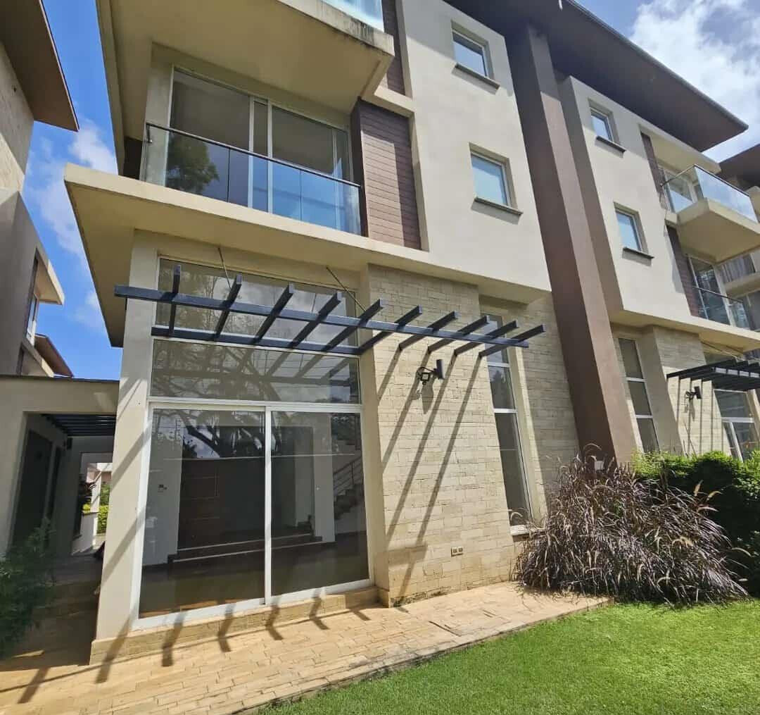 4-Ensuite Townhouse with DSQ & Private Garden - Lavington