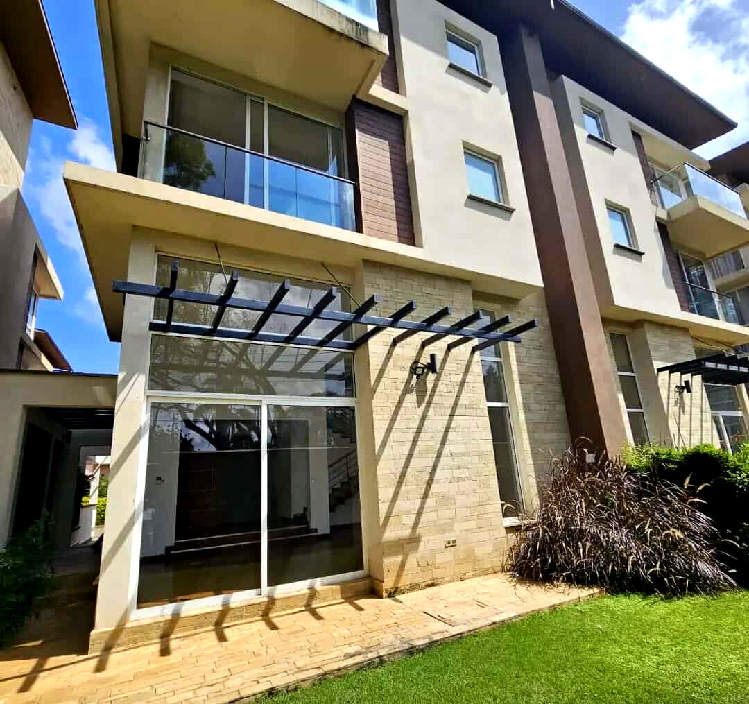 4-Ensuite Townhouse with DSQ & Private Garden - Lavington