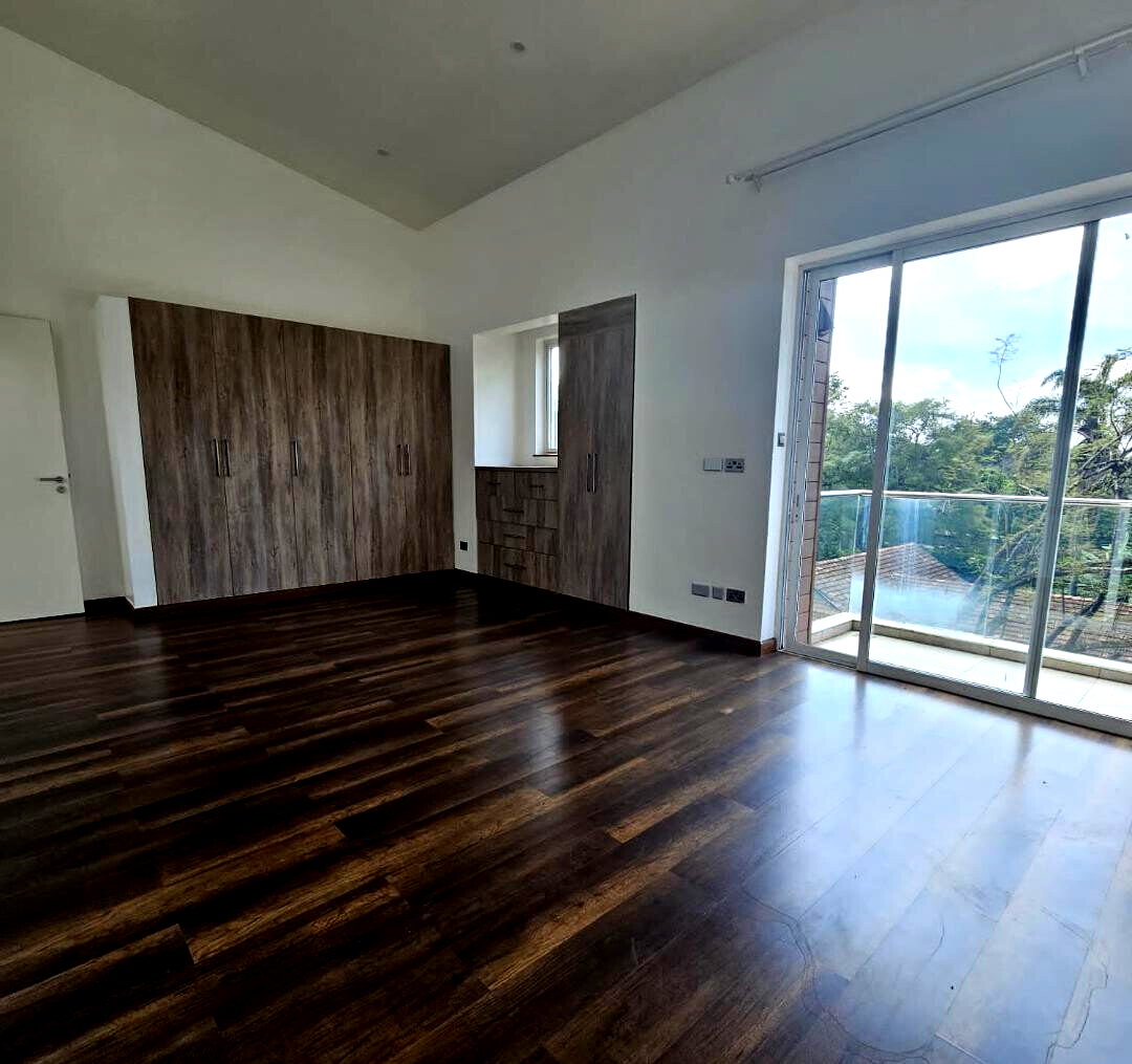 4-Ensuite Townhouse with DSQ & Private Garden - Lavington