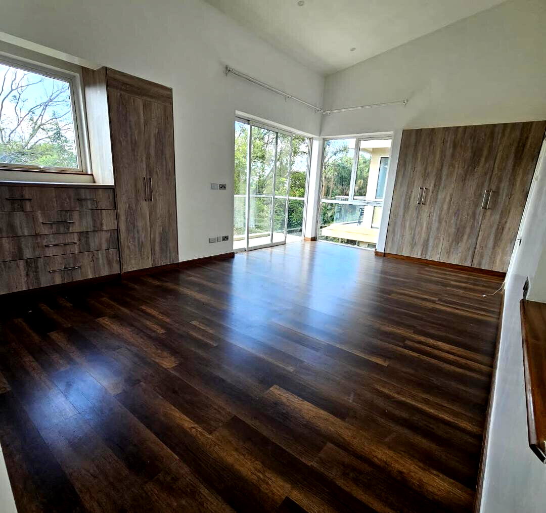 4-Ensuite Townhouse with DSQ & Private Garden - Lavington