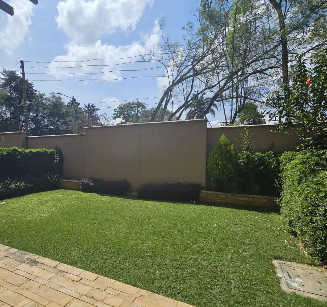 4-Ensuite Townhouse with DSQ & Private Garden - Lavington