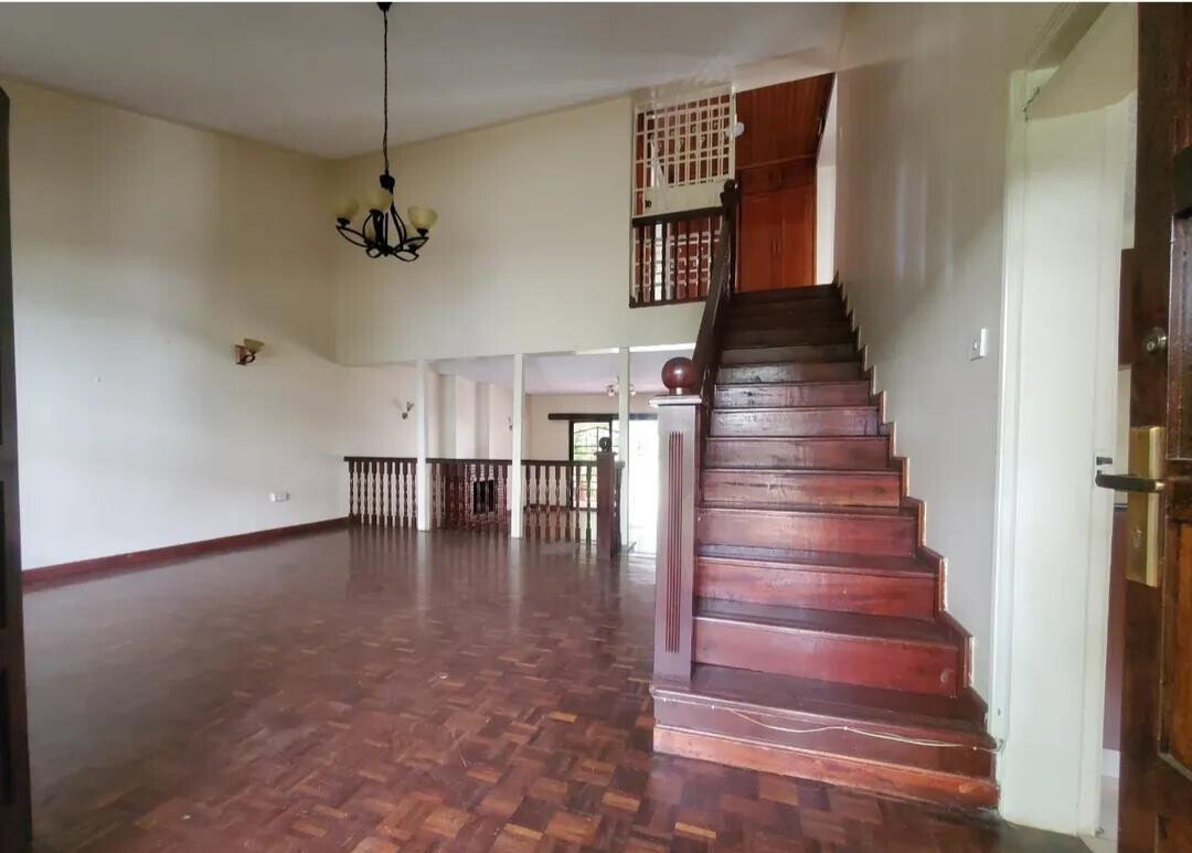 4BR Villa with Private Garden & DSQ - Kilimani