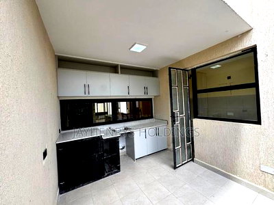 4bdrm House in Membley Estate for sale - Image 8