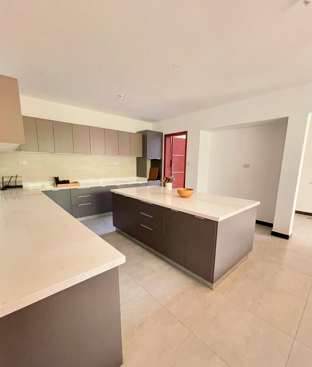 5-Ensuite Townhouse with Forest Views & Rental Income – Karen