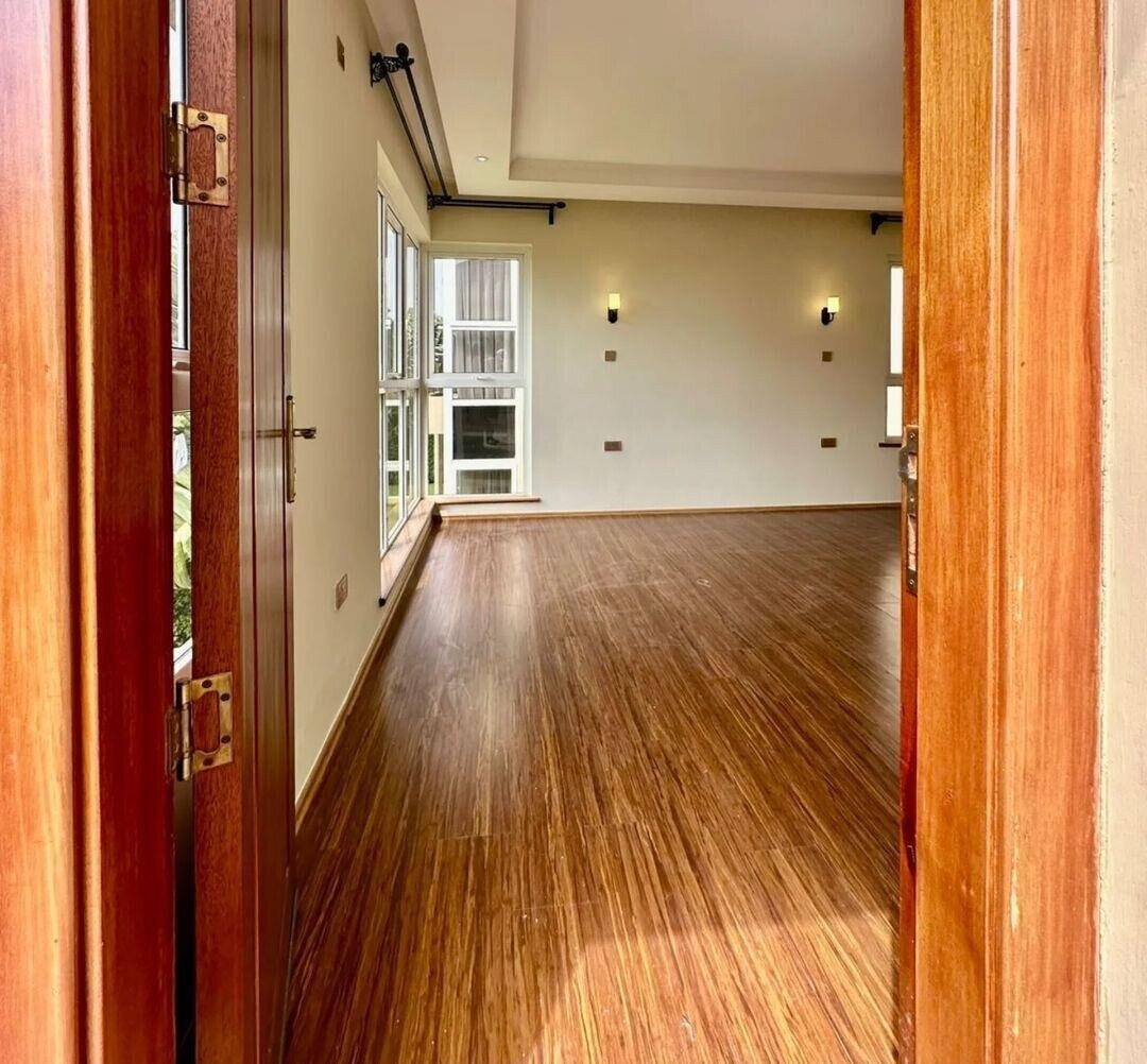 4BR Villa with Backyard Garden in Gated Community - Runda