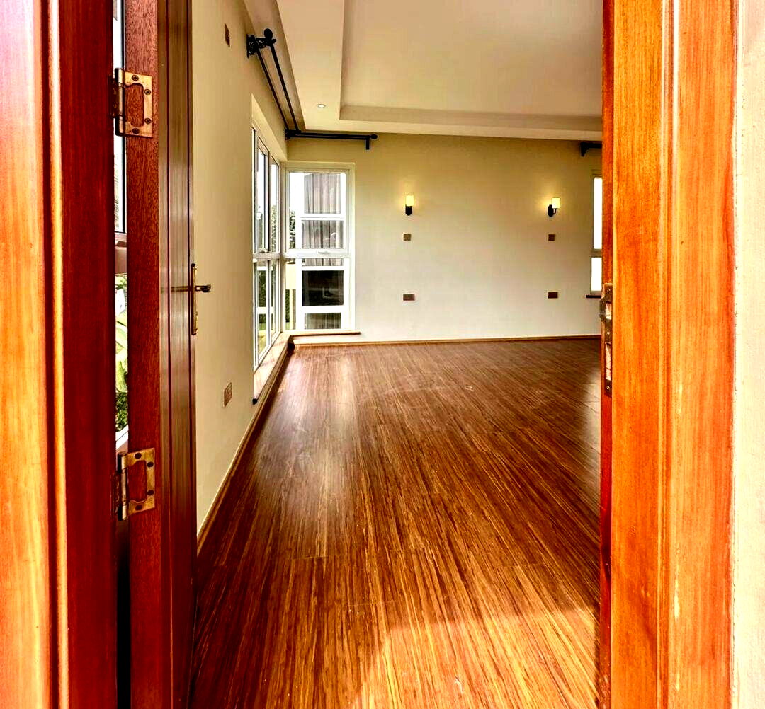 4BR Villa with Backyard Garden in Gated Community - Runda