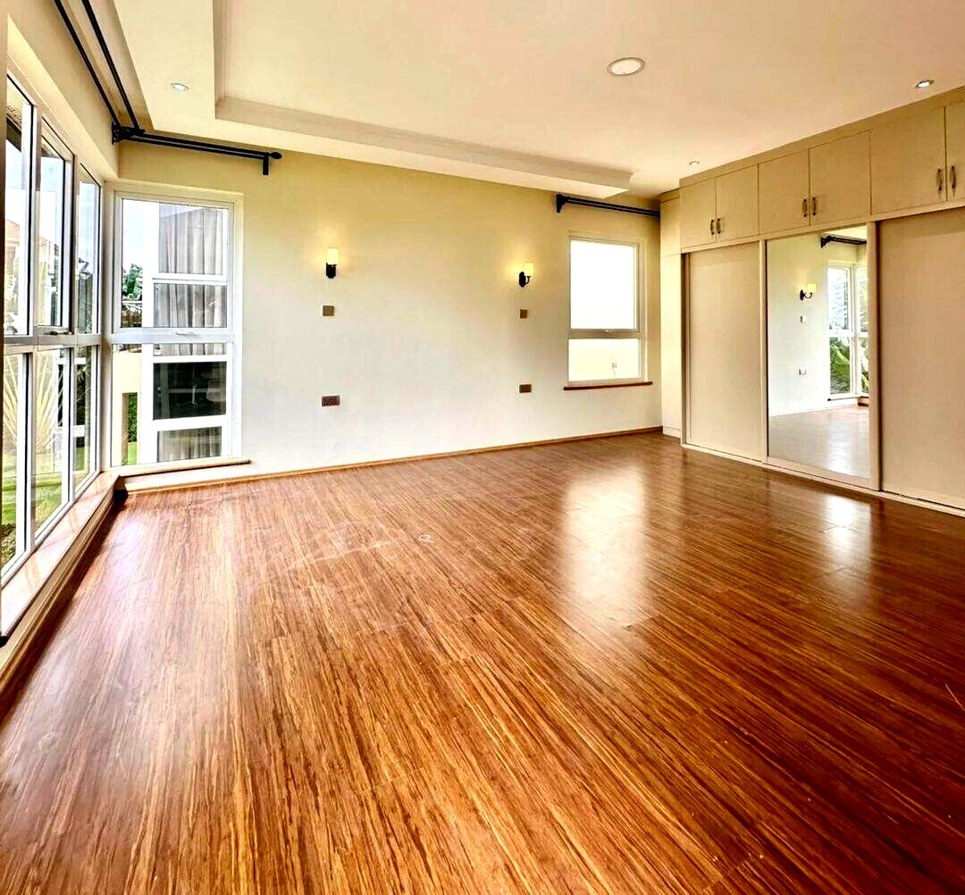 4BR Villa with Backyard Garden in Gated Community - Runda