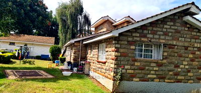 8bdrm Bungalow in Pioneer for sale - Image 11