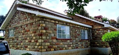 8bdrm Bungalow in Pioneer for sale - Image 13