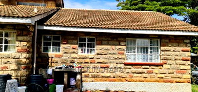 8bdrm Bungalow in Pioneer for sale - Image 6