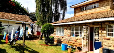 8bdrm Bungalow in Pioneer for sale - Image 2