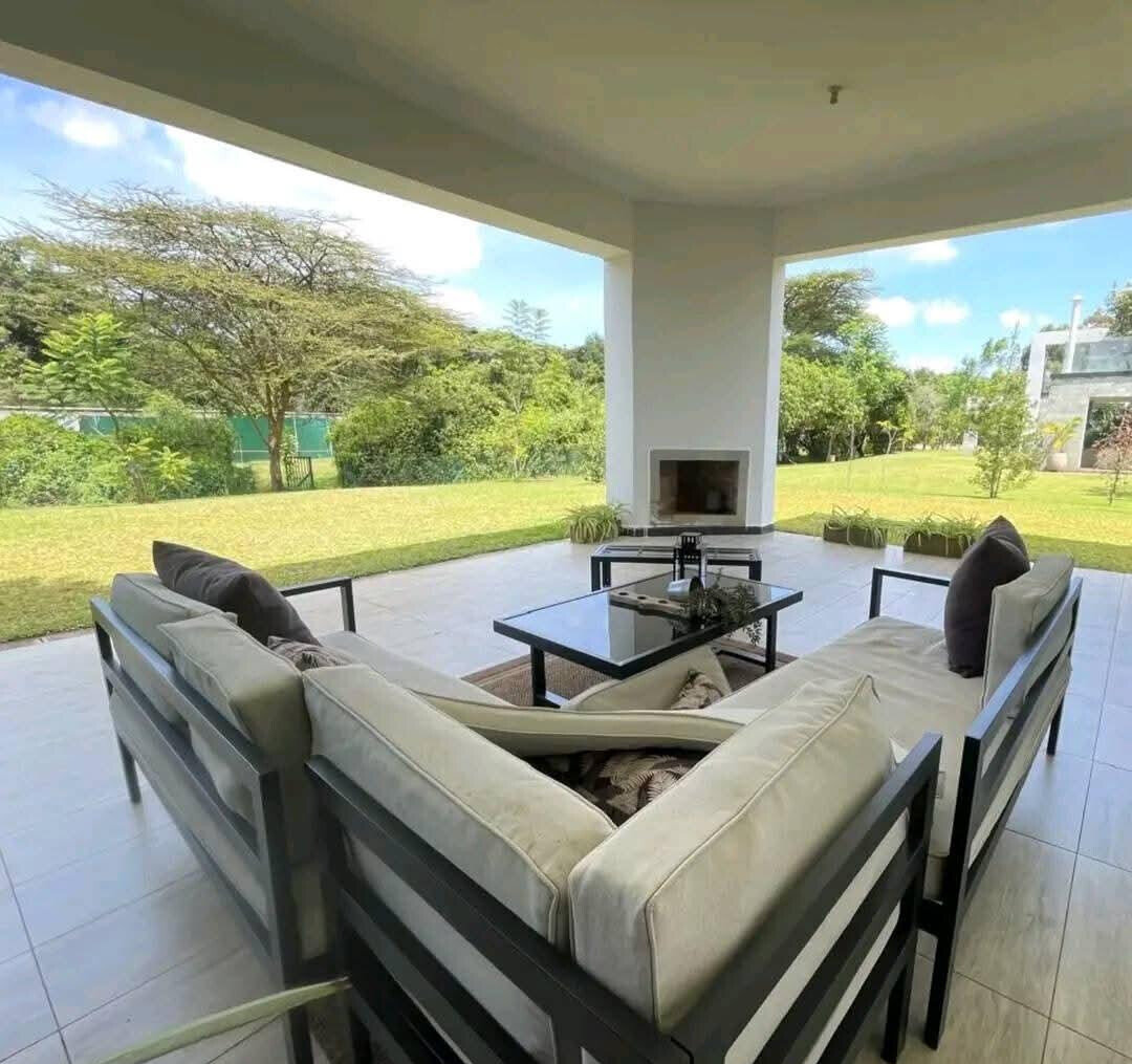 5-Ensuite Townhouse with Forest Views & DSQ – Karen