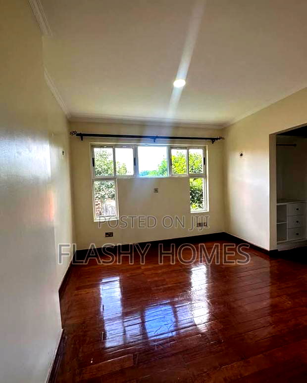 5bdrm Townhouse/Terrace in Lavington, Muthangari for sale