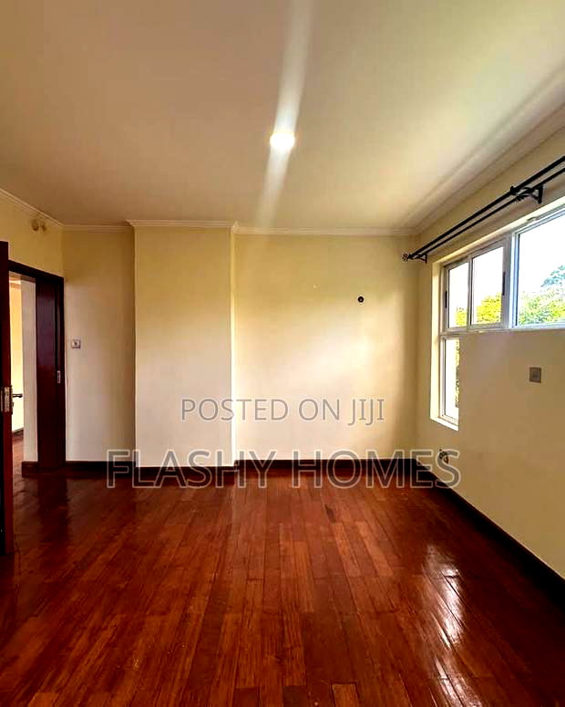 5bdrm Townhouse/Terrace in Lavington, Muthangari for sale