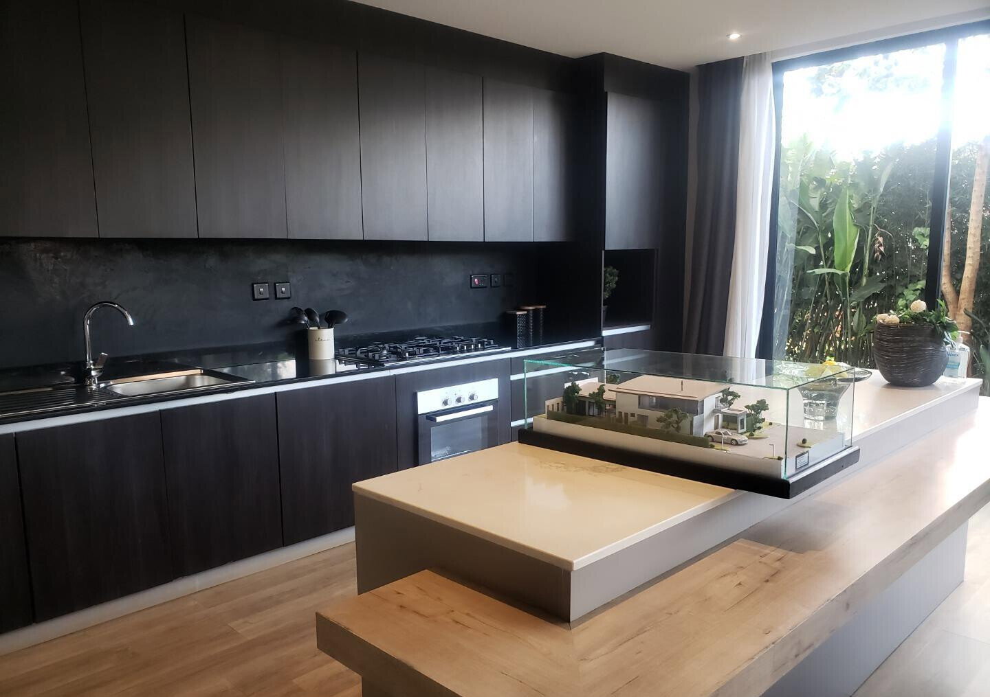 4BR All-Ensuite Townhouse with Fitted Kitchen & Garden - Runda