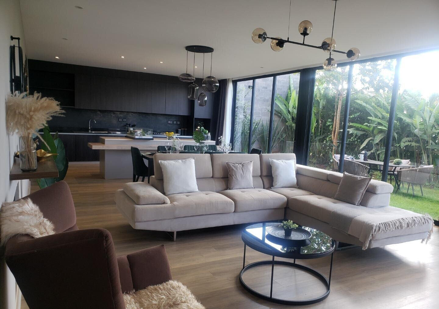 4BR All-Ensuite Townhouse with Fitted Kitchen & Garden - Runda