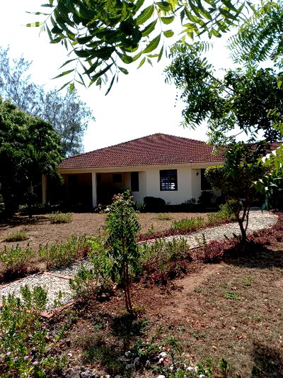 For Sale 4 Bedrooms Bungalow Beach Villa - Image 5