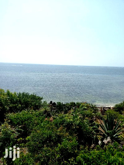 For Sale 4 Bedrooms Bungalow Beach Villa - Image 1