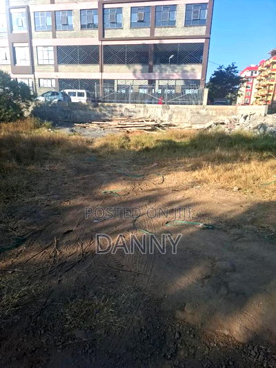1/4 Plot Along Eastern Bypass at Kamakis Area - Image 1