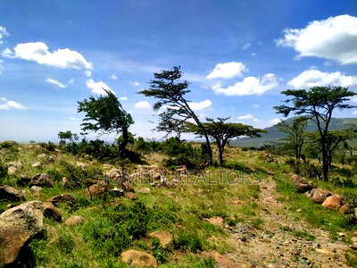 4 Acres in Kiserian Kona Baridi. Has a Nice View of Magadi - Image 3
