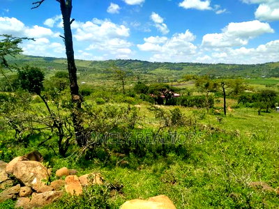 4 Acres in Kiserian Kona Baridi. Has a Nice View of Magadi - Image 4