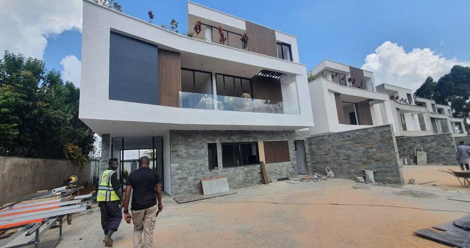4BR Villa + DSQ with Private Lift & Rooftop Terrace - Runda