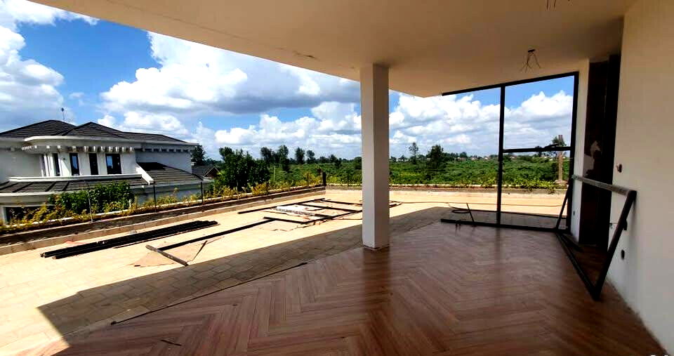 4BR Villa + DSQ with Private Lift & Rooftop Terrace - Runda