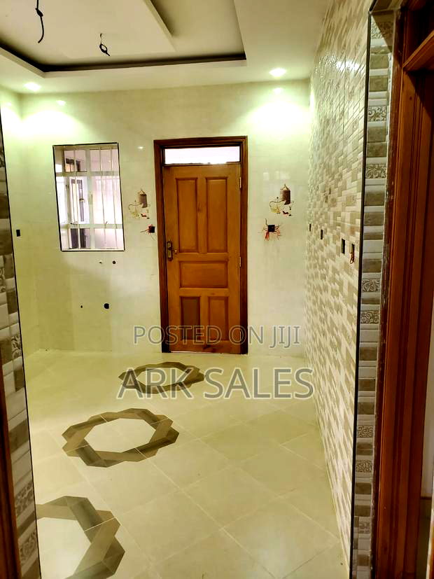 5bdrm House in Ngecha for sale