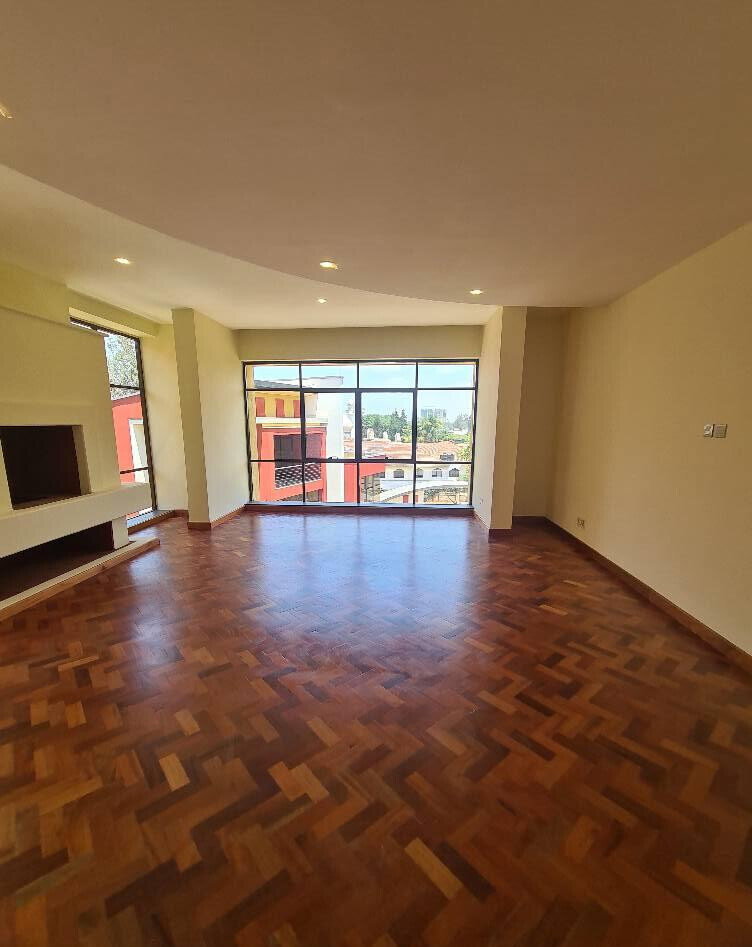 5-Ensuite Townhouse with DSQ & Fitted Kitchen - Lavington