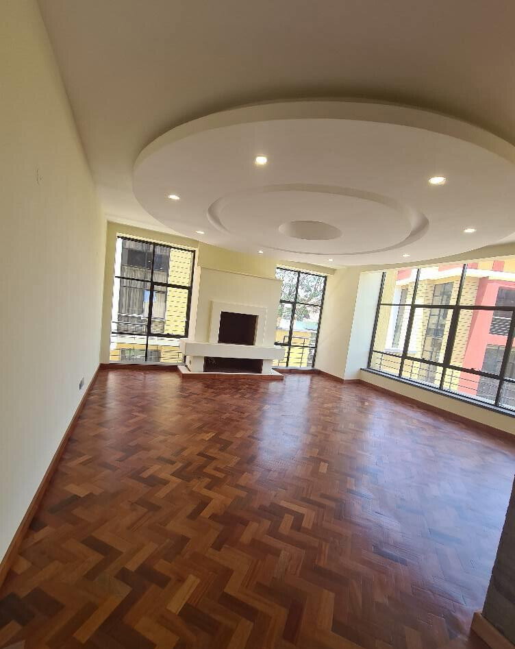 5-Ensuite Townhouse with DSQ & Fitted Kitchen - Lavington