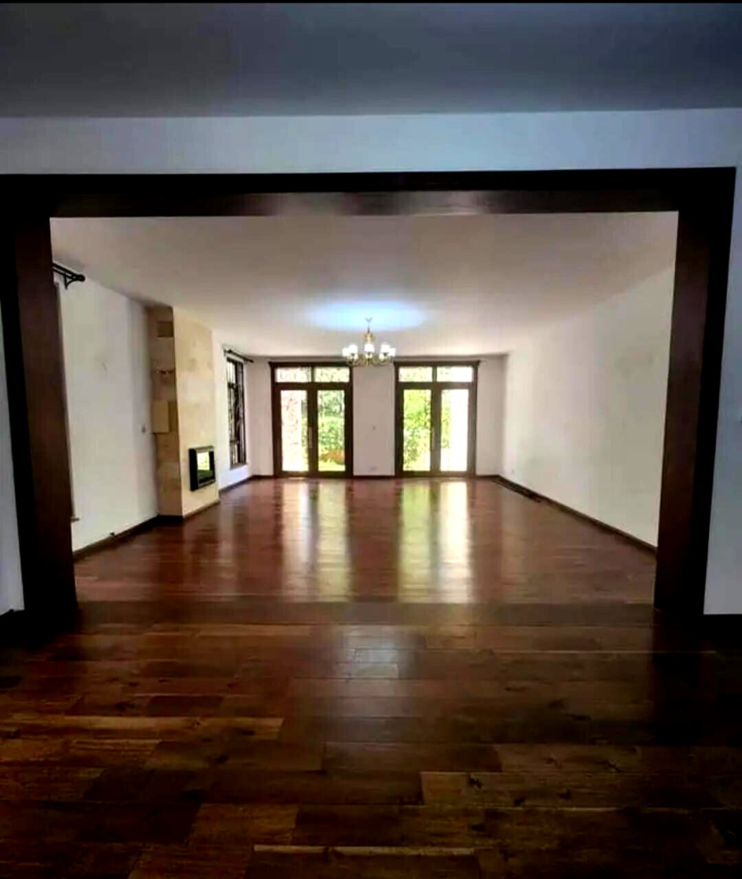 5-Ensuite Townhouse with Study & Solar Heating - Lavington