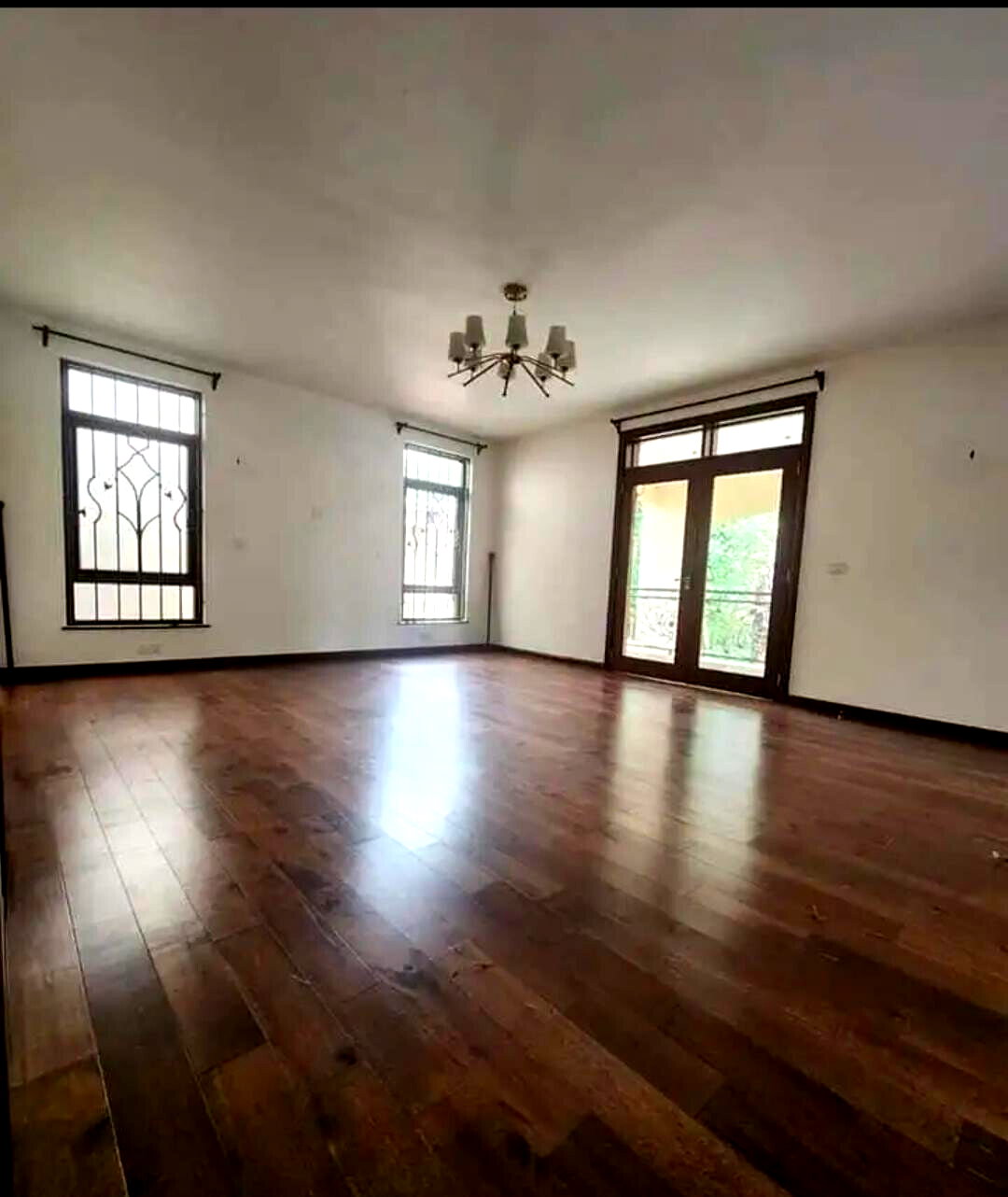 5-Ensuite Townhouse with Study & Solar Heating - Lavington